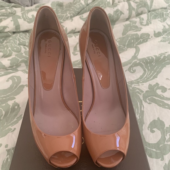 Gucci pumps
